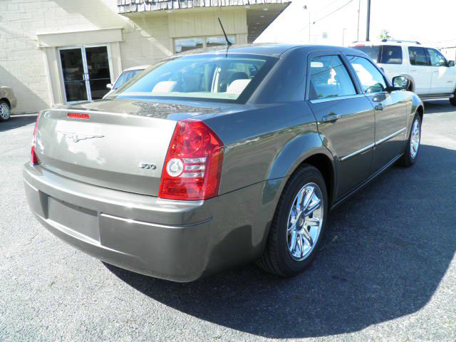 2008 Chrysler 300 Elk Conversion Van