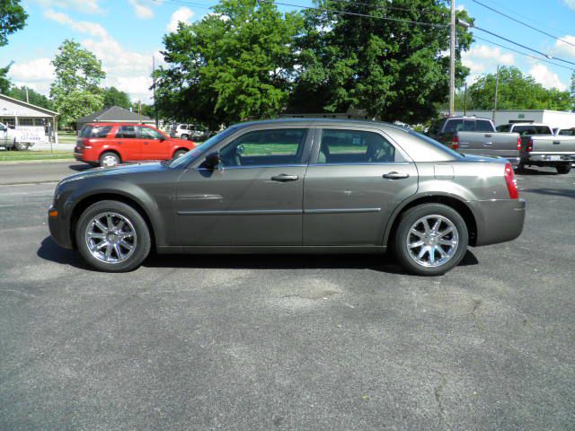 2008 Chrysler 300 Elk Conversion Van