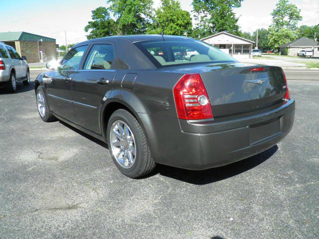 2008 Chrysler 300 Elk Conversion Van