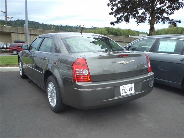 2008 Chrysler 300 Unknown