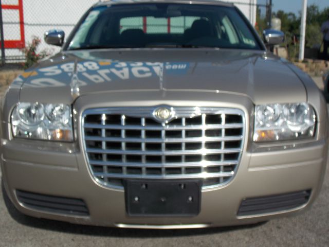 2009 Chrysler 300 Elk Conversion Van