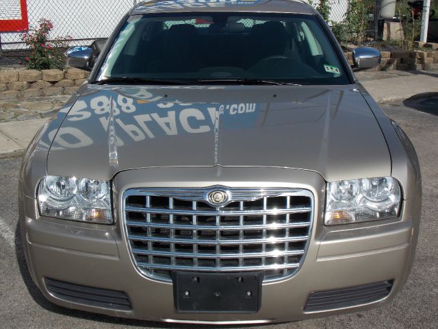 2009 Chrysler 300 Elk Conversion Van