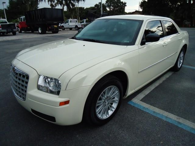 2009 Chrysler 300 Elk Conversion Van