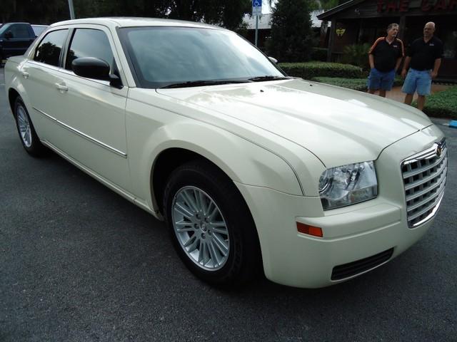 2009 Chrysler 300 Elk Conversion Van