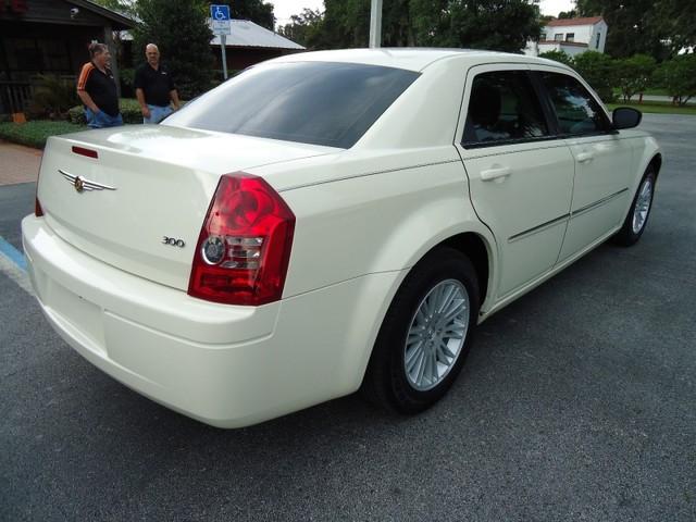 2009 Chrysler 300 Elk Conversion Van