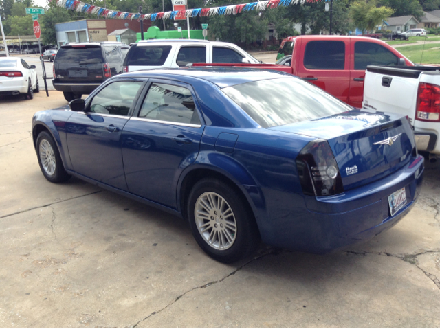 2009 Chrysler 300 Unknown