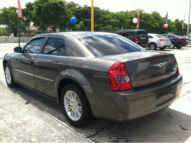 2009 Chrysler 300 Elk Conversion Van