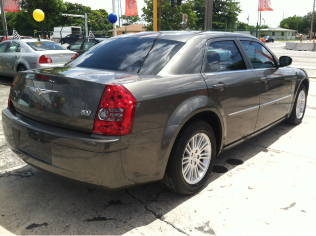 2009 Chrysler 300 Elk Conversion Van