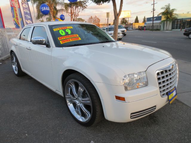 2009 Chrysler 300 Elk Conversion Van