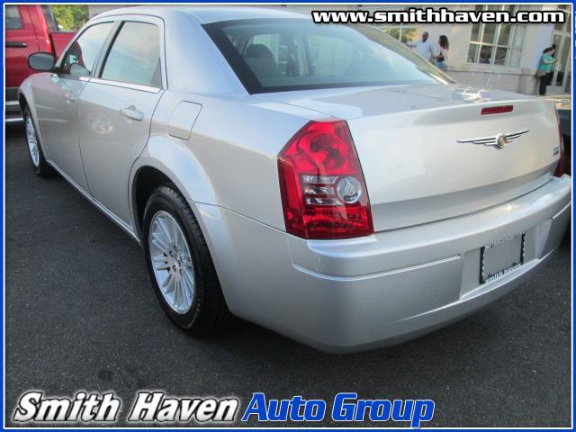 2009 Chrysler 300 1500 SL 4WD