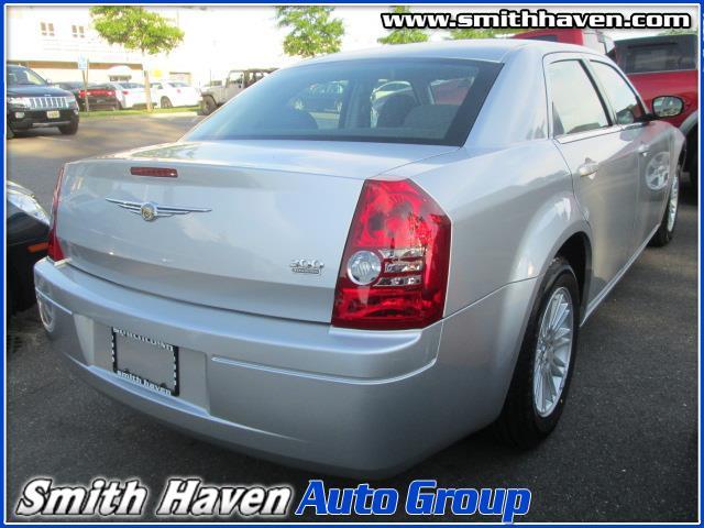 2009 Chrysler 300 1500 SL 4WD