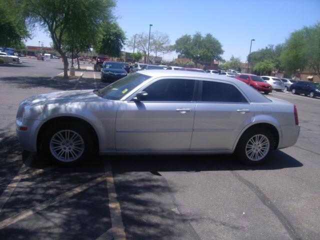 2009 Chrysler 300 Elk Conversion Van