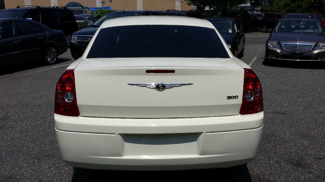 2009 Chrysler 300 Elk Conversion Van