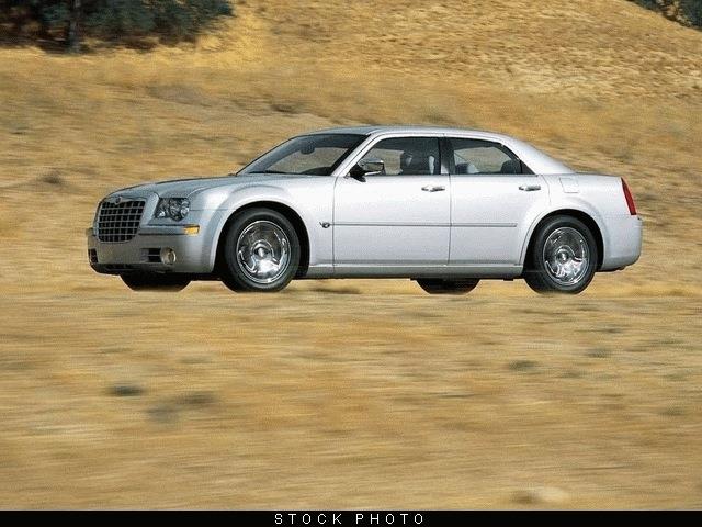 2009 Chrysler 300 LS Flex Fuel 4x4 This Is One Of Our Best Bargains