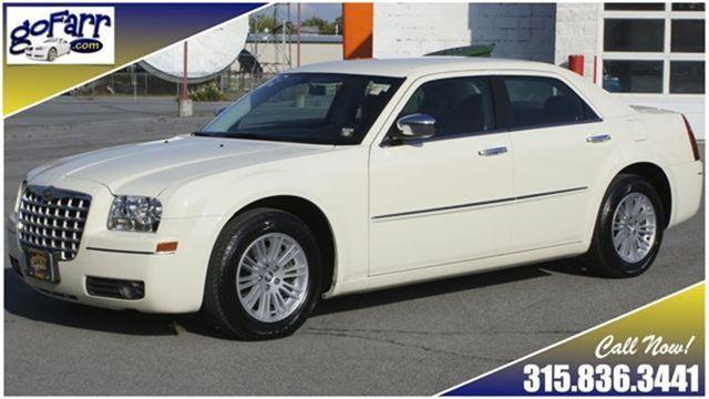 2010 Chrysler 300 Ext Cab 125.9 WB