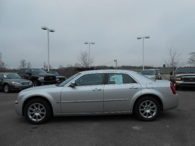 2010 Chrysler 300 Cx-dvd-leather