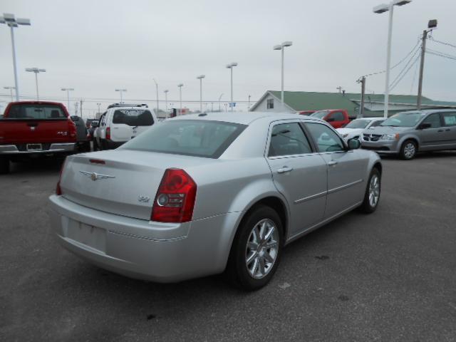 2010 Chrysler 300 Cx-dvd-leather