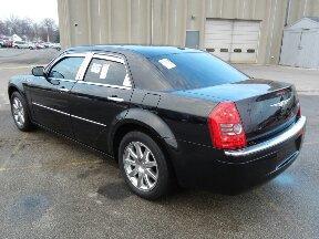 2010 Chrysler 300 SLT 25