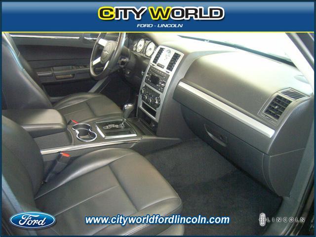 2010 Chrysler 300 Silverado4x4ext Cab