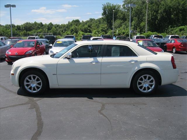 2010 Chrysler 300 Double AUTO (SE)