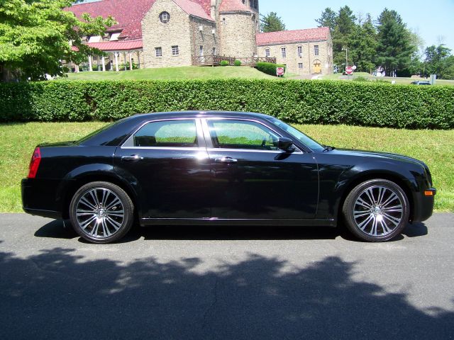 2010 Chrysler 300 SXT Sport Sedan