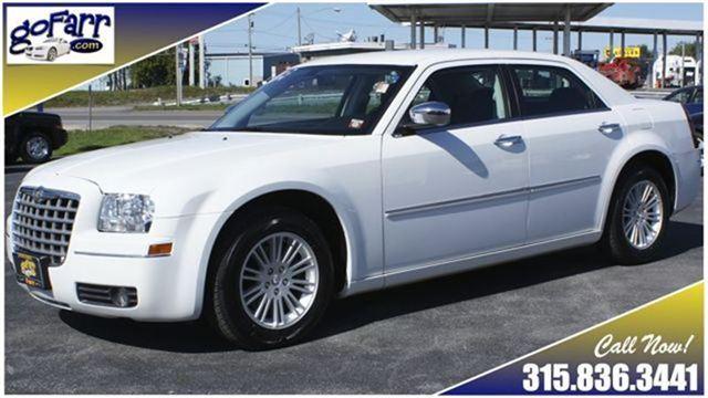 2010 Chrysler 300 Ext Cab 125.9 WB