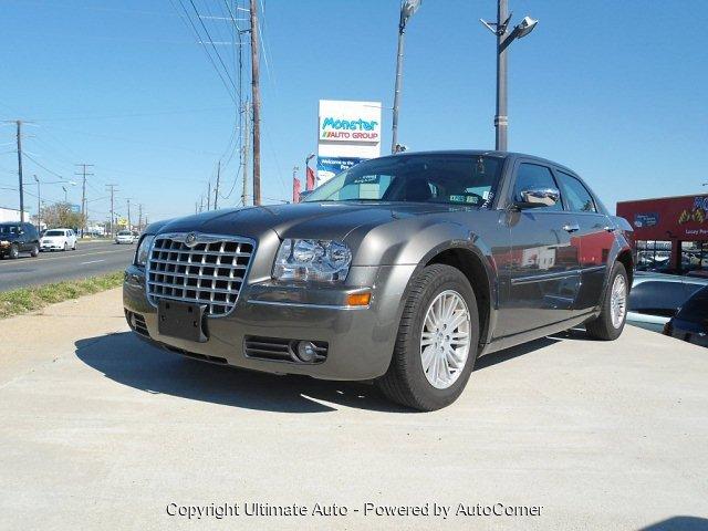 2010 Chrysler 300 Unknown