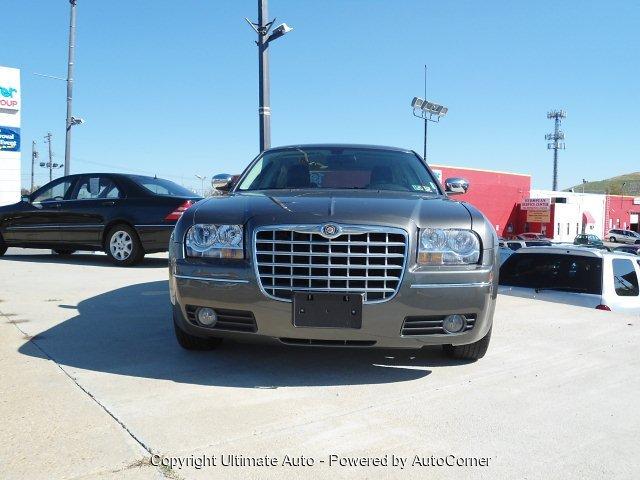 2010 Chrysler 300 Unknown