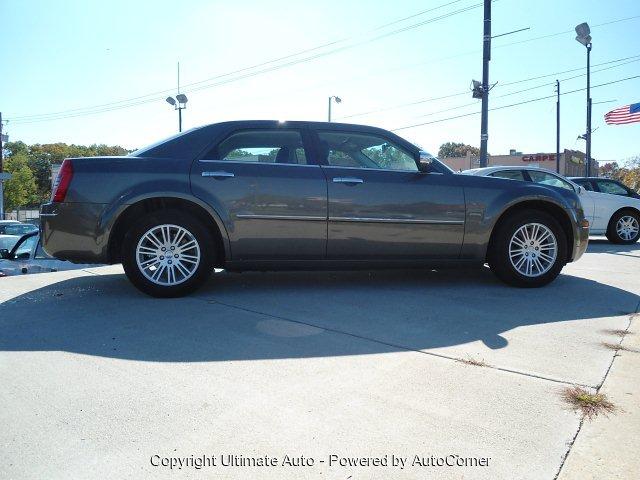 2010 Chrysler 300 Unknown