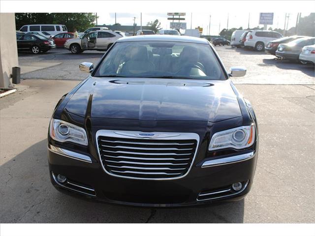 2011 Chrysler 300 Unknown