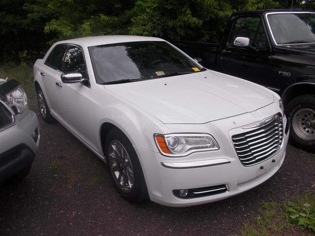 2012 Chrysler 300 SLT 25