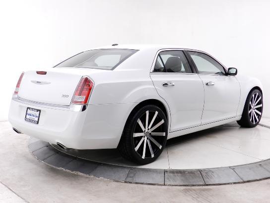 2012 Chrysler 300 SLT 25