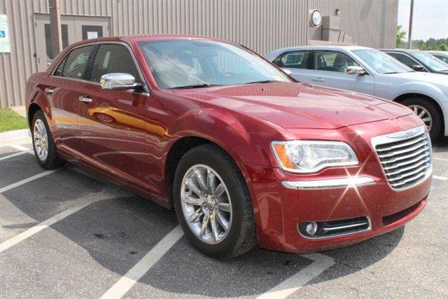 2012 Chrysler 300 4dr Sdn GXE Auto