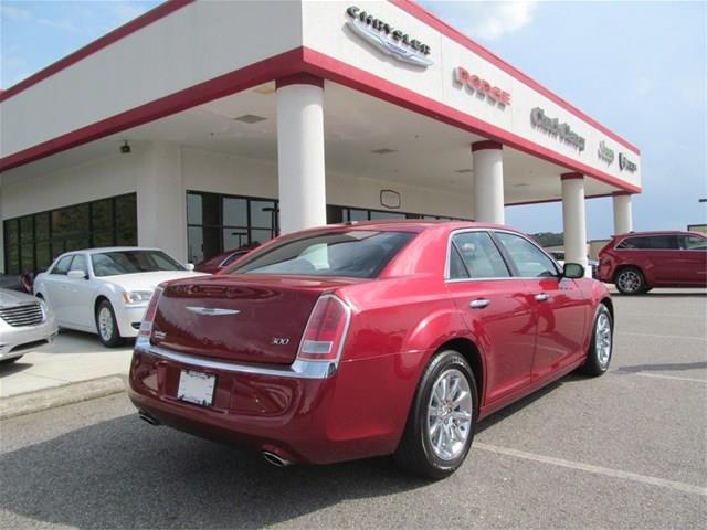 2012 Chrysler 300 SLT 25