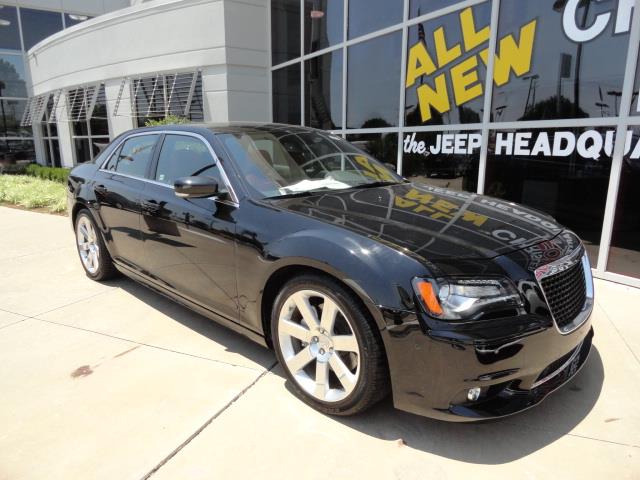 2012 Chrysler 300 4x4 XLT