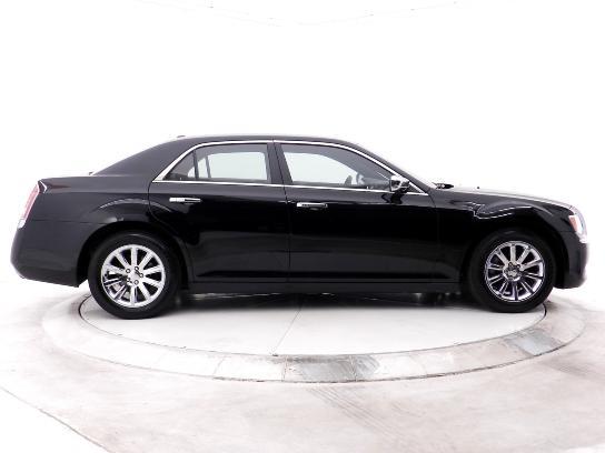 2012 Chrysler 300 SLT 25