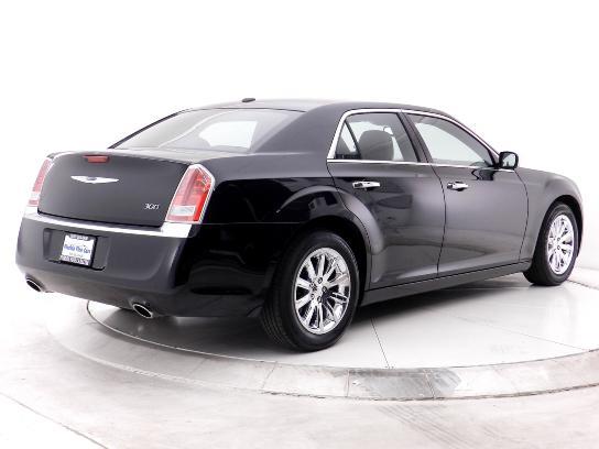 2012 Chrysler 300 SLT 25