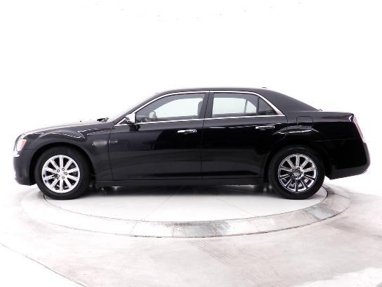 2012 Chrysler 300 SLT 25