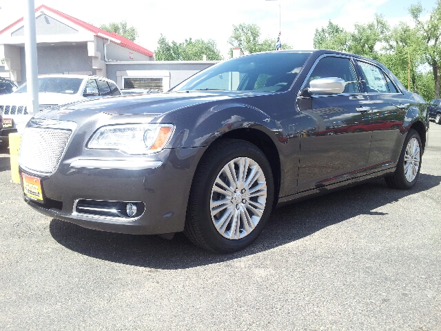 2013 Chrysler 300 2006 Nissan X