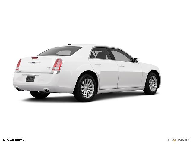 2013 Chrysler 300 Unknown