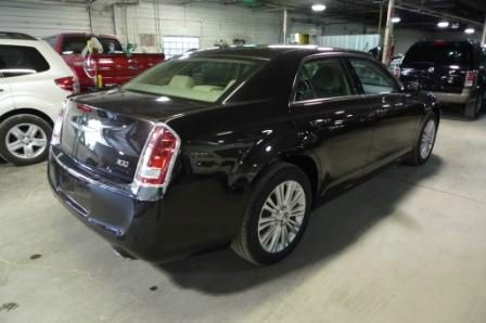 2013 Chrysler 300 EX - DUAL Power Doors