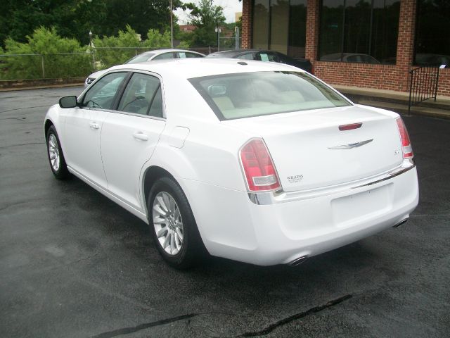 2013 Chrysler 300 5.6S