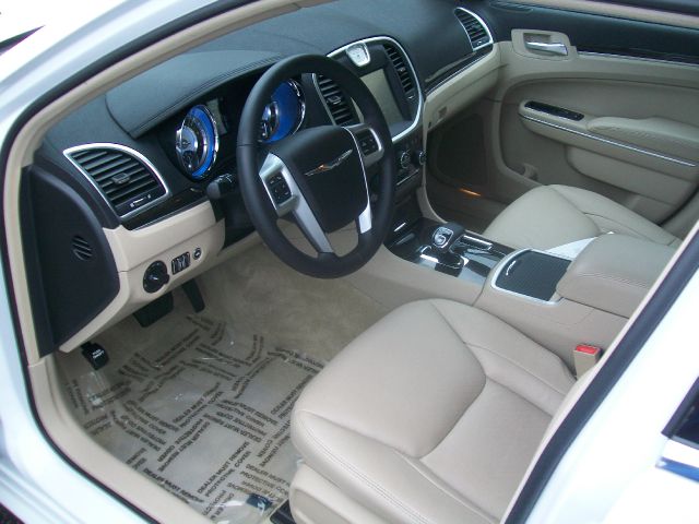 2013 Chrysler 300 5.6S