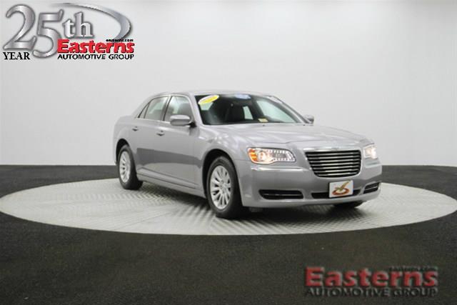 2013 Chrysler 300 Technology