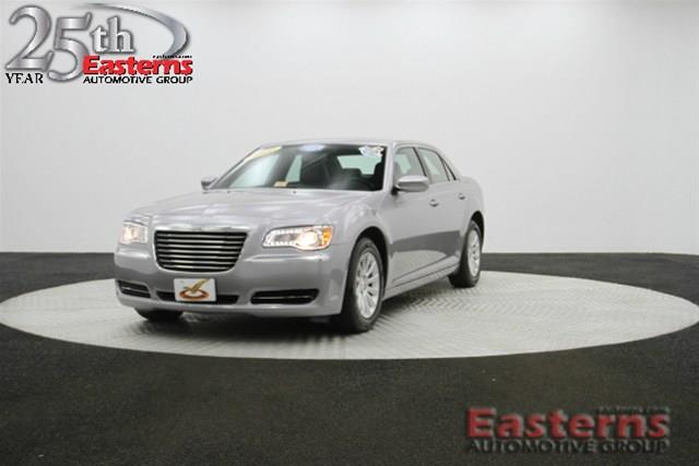 2013 Chrysler 300 Technology