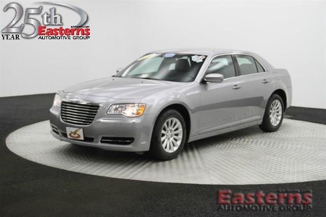 2013 Chrysler 300 Technology