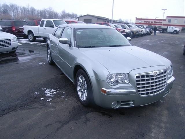 2005 Chrysler 300C Unknown