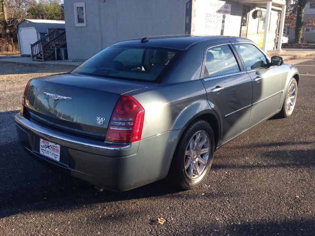 2005 Chrysler 300C Regular Cab