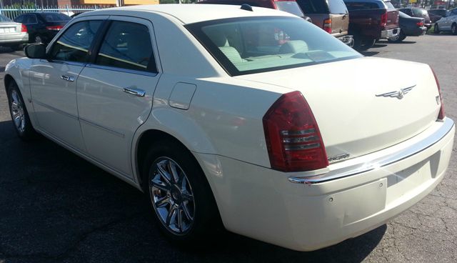 2005 Chrysler 300C Regular Cab