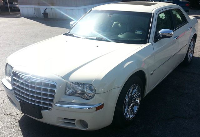 2005 Chrysler 300C Regular Cab